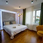 Main Square 5 Star Luxury With View