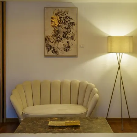 Main Square 5 Star Luxury With View 公寓