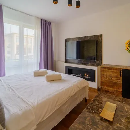 Main Square 5 Star Luxury With View *