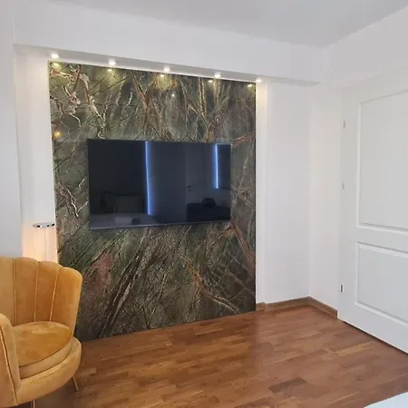 Main Square 5 Star Luxury With View Apartment