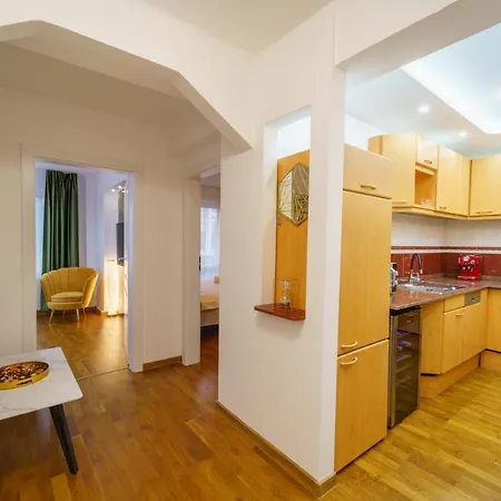 Main Square 5 Star Luxury With View