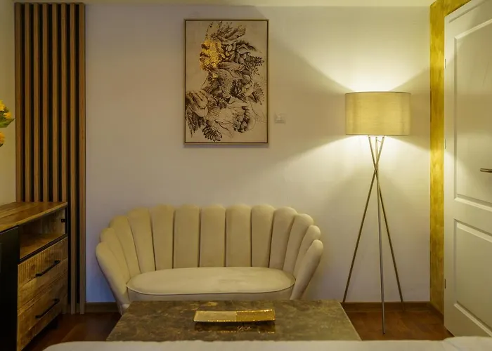 Main Square 5 Star Luxury With View Διαμέρισμα