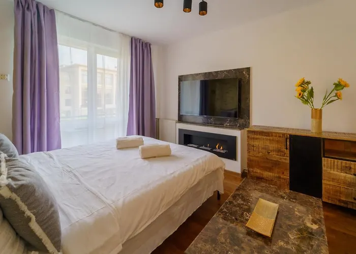 Main Square 5 Star Luxury With View *