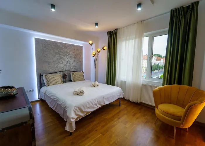 Main Square 5 Star Luxury With View