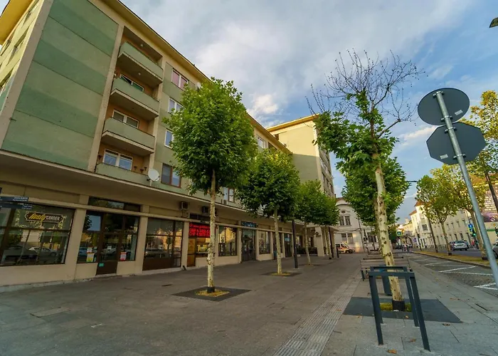 Main Square 5 Star Luxury With View Κλουζ-Ναπόκα