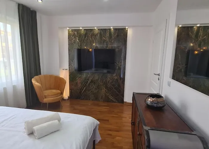 Main Square 5 Star Luxury With View * Κλουζ-Ναπόκα