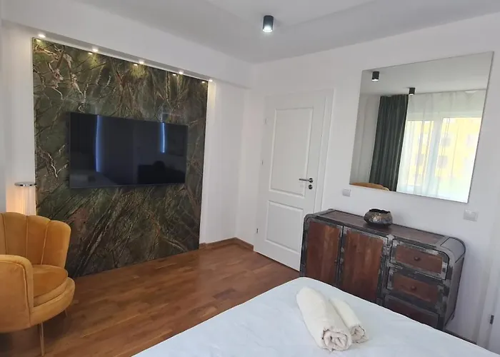 Апартаменты Main Square 5 Star Luxury With View