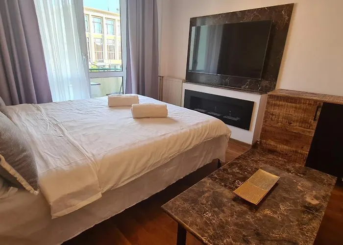 Апартаменты Main Square 5 Star Luxury With View